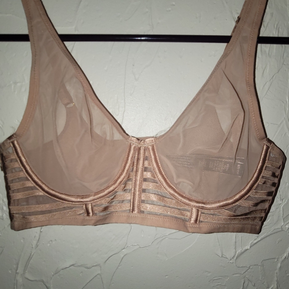 Victoria's Secret 34B Unlined Plunge Bra